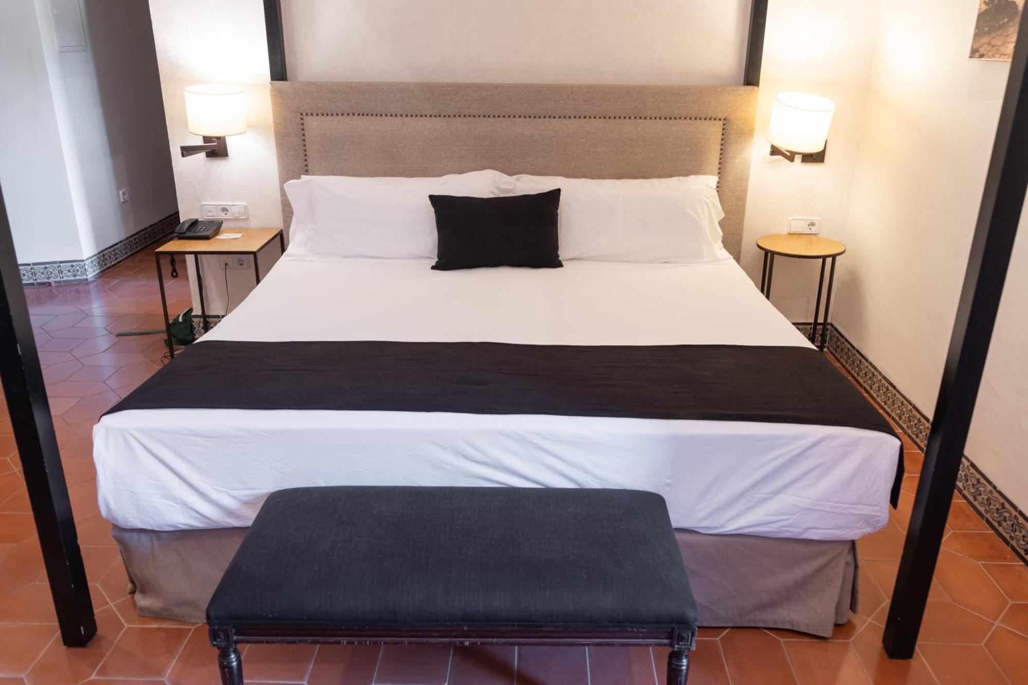La Almoraima Hotel 카스테야르데라폰테라 외부 사진